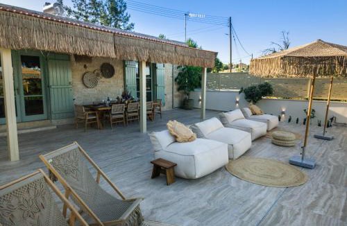 Dora House | THE COTTAGE - Modern Tradition - Luxury 2-Bedroom Boho Retreat with Private Infinity Pool