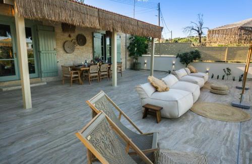 Dora House | THE COTTAGE - Modern Tradition - Luxury 2-Bedroom Boho Retreat with Private Infinity Pool