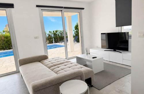 Tala House | Seaview Villa with Pool and Rooftop Terrace