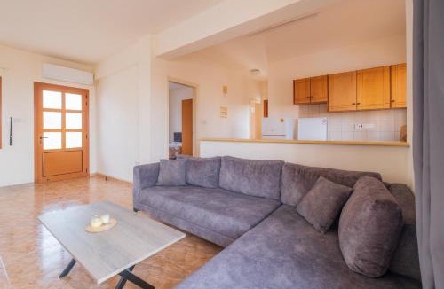 Kissonerga Apartment | Sunset Sea View Retreat with pool