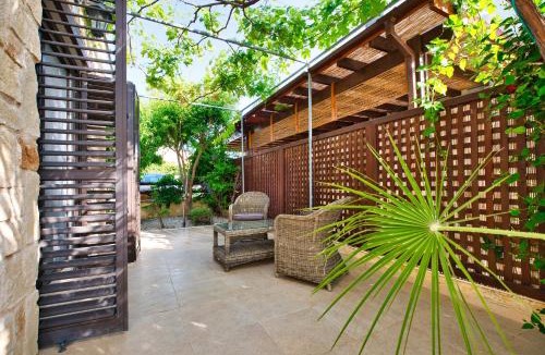 Argaka Villa | Villa Elysia Argaka - Seaview Bungalow Villa with Private Pool, Garden, Panoramic Roof Terrace and 3-Min Walk to Sea