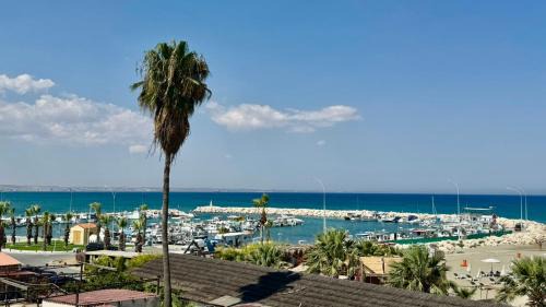Larnaca Apartment | Sea View Suite in Makenzy
