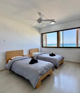 Larnaca Apartment | Sea View Suite in Makenzy