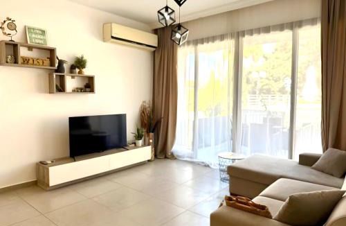 Karavas Apartment | Milos Park Homes Modern 2BR Apartment with Pool Alsancak Girne