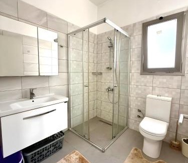 Karavas Apartment | Milos Park Homes Modern 2BR Apartment with Pool Alsancak Girne