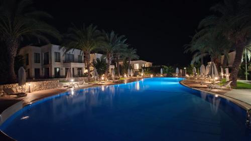 Karavas Apartment | Kyrenia Mountains & Pool Oasis close to the Merit Casino Hotel & SPA