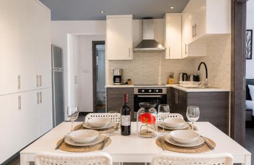 Larnaca City Centre Apartment | Dezo City Center Apartment