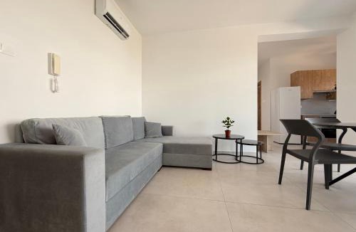 Egkomi Apartment | Esmee In, Engomi