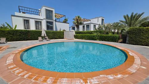 Karavas Apartment | Kyrenia Mountains & Pool Oasis close to the Merit Casino Hotel & SPA
