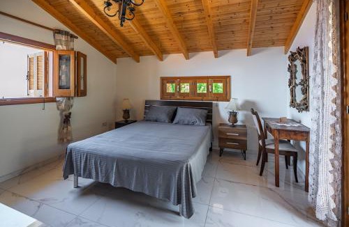 Agios Theodoros Ski Chalet | Margarita's Garden SeaView House in Ayios Theodoros Larnaca