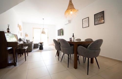 Universal House | Casa Frida Townhouse mit großer Poollandschaft
