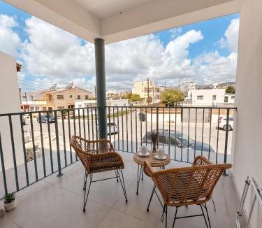 Anarvagos House | Sykia Upper Floor 2-BR Apartment