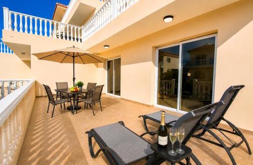 Ayia Napa Apartment | Lovely one bedroom flat in a prime location near Nissi Beach in Ayia Napa with a beautiful terrace free parking and just minutes from the sea and all main amenities
