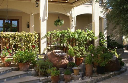 Anogyra House | Olive Tree House