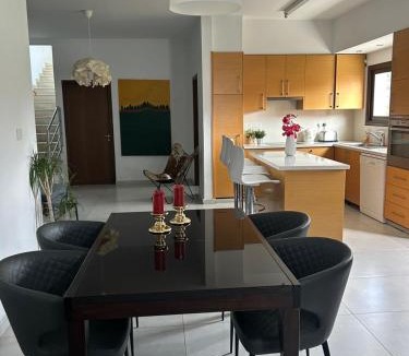 Kato Amiantos House | Protopapas House