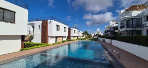 Yeni Erenkoy Apartment | Sea View Penthouse with Jacuzzi & Roof Terrace at Northern Cyprus