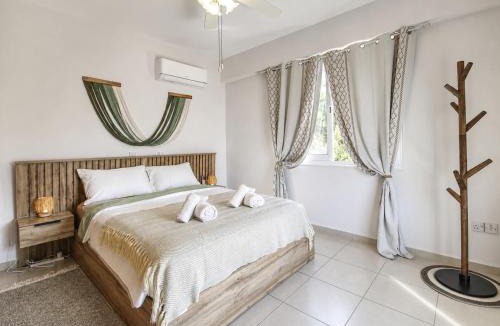 Universal Apartment | Olive Retreat - 1 BDR - Pool, Balcony, Parking