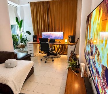 Larnaca Apartment | Seaview Apt 3 min Walk to Beach