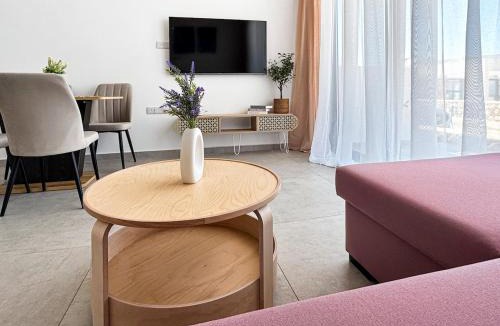 Vasilia Apartment | OLIVER's Garden Apartment with Terrace