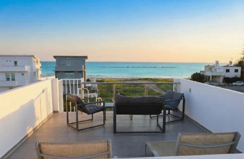 Pervolia House | Cozy beach house
