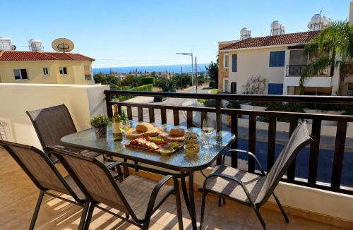 Peyia Town Apartment | 2 bedroom apartment E8 located pool level, sea view, FREE WIFI