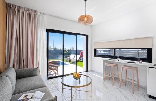 Maroni House | Sea Breeze Studios