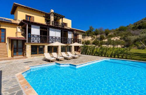Peristerona Villa | Villa River View