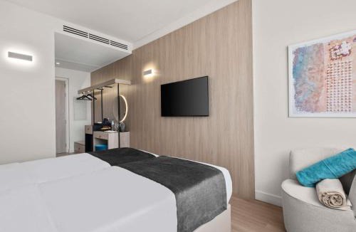 Larnaca City Centre Hotel | Mercure Larnaca Finikoudes Beach