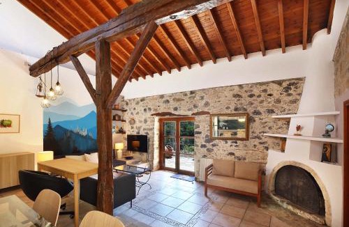 Apsiou House | Blue Cottage