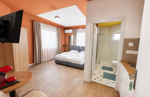 Limassol Apartment | Modern Studio 2 private Kitchenette and Bathroom