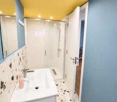 Limassol Apartment | Modern Studio Nr5 private Kitchenette and Bathroom