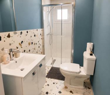 Limassol Apartment | Modern Studio 11 private Kitchenette and Bathroom