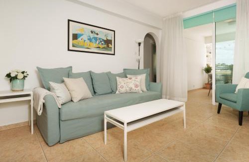Skala Apartment | Olivia Mackenzie 2 BDR, Pool, 3m walk to the sea