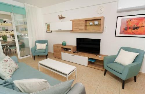 Skala Apartment | Olivia Mackenzie 2 BDR, Pool, 3m walk to the sea