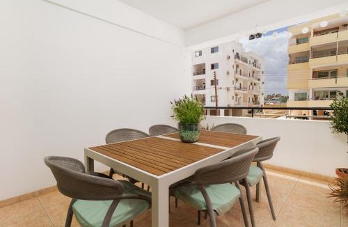 Skala Apartment | Olivia Mackenzie 2 BDR, Pool, 3m walk to the sea