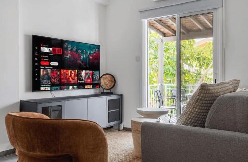 Oroklini Apartment | Alma Mediterranean Family Suite 2BR and Sofa-bed