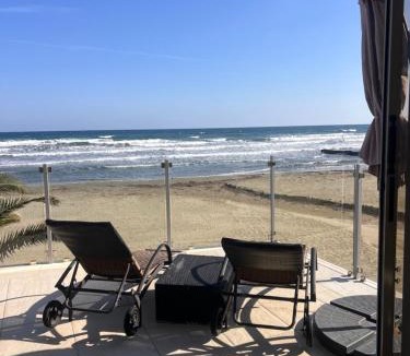 Larnaca Apartment | Sandy Kisses