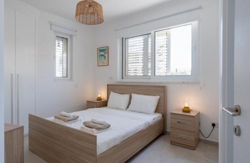 Chlorakas Villa | Modern Poolside villa at Paphos
