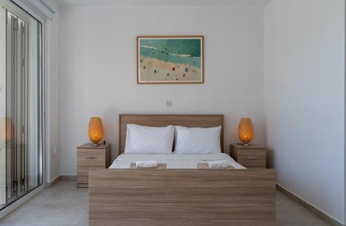 Chlorakas Villa | Modern Poolside villa at Paphos
