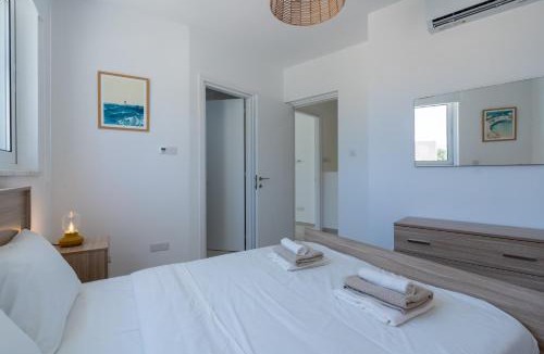 Chlorakas Villa | Modern Poolside villa at Paphos