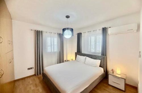 Strovolos Apartment | La Vie Royale Suite