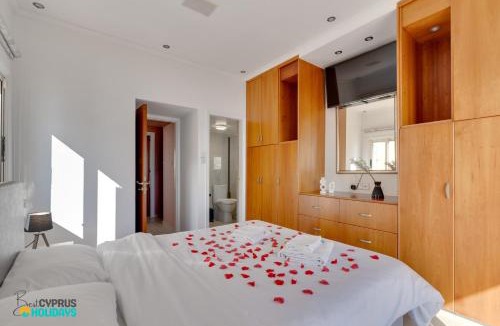 Meneou Villa | Beachfront Villa Carpe Diem