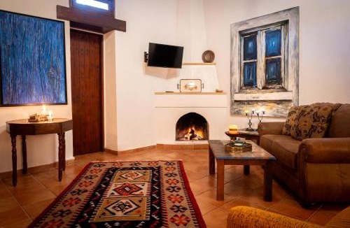 Lofou House | Oinoessa Traditional Boutique Guest Houses