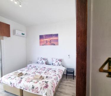 Larnaca City Centre House | CityCenter Rooms Next to the Beach