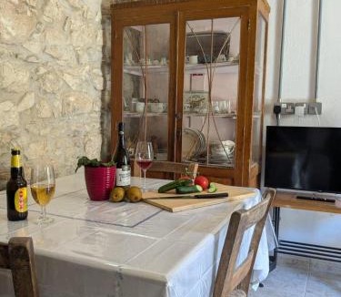 Kathikas House | Giagia Melani's Village House