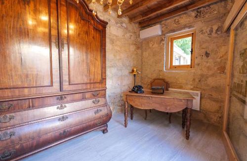 Kathikas Hotel | Elinn Traditional Suites