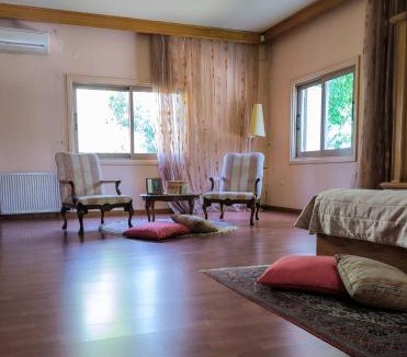Aradippou Villa | Anton Grand Estate - 5BR Villa with Private Pool