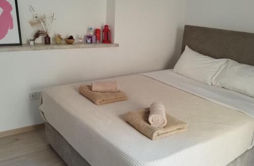 Larnaca City Centre Apartment | Maison Zenon Larnaca City Center apartments