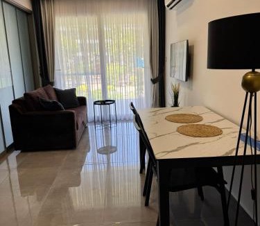 Trikomo Apartment | Wakacyjny apartament w Courtyard Long Beach Holiday Resort