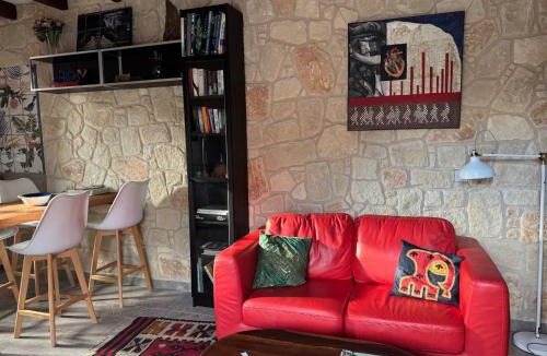 Mesa Chorio House | Paphos Traditional Holiday House